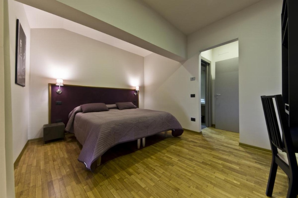 Room image 4