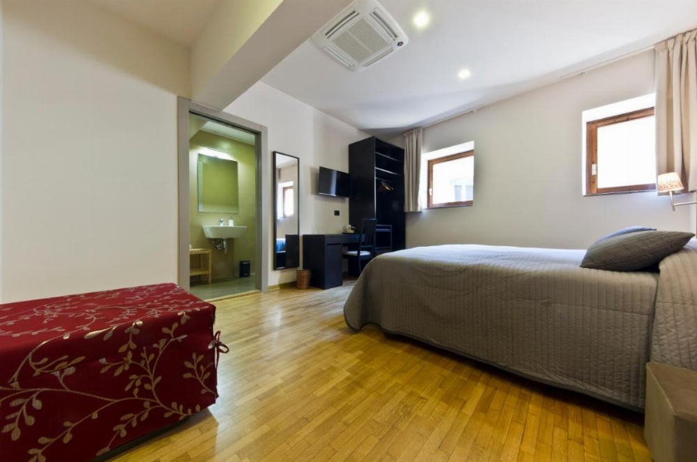 Room image 2